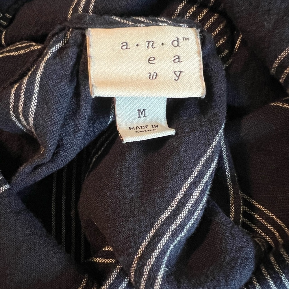 A New Day Striped Linen Top, M - Picture 3 of 5